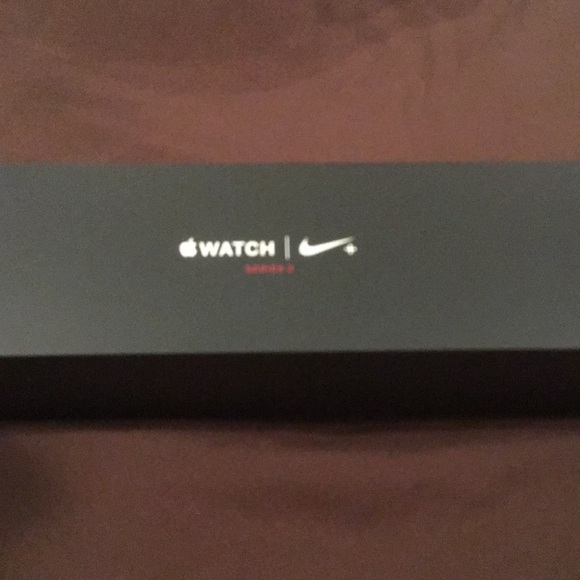 Nike Apple Series 3 Watch with GPS+Cellular 42mm. - Picture 5 of 8